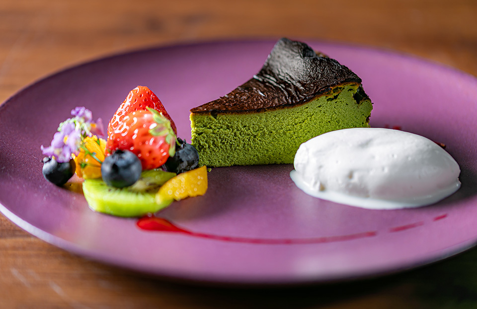 八女抹茶のバスク風チーズケーキ